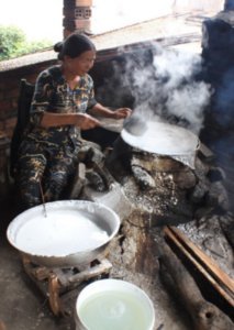 Making the rice paper