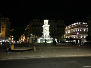 16 Another beautiful plaza with a beautiful statue-fountain
