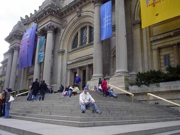 the Met steps