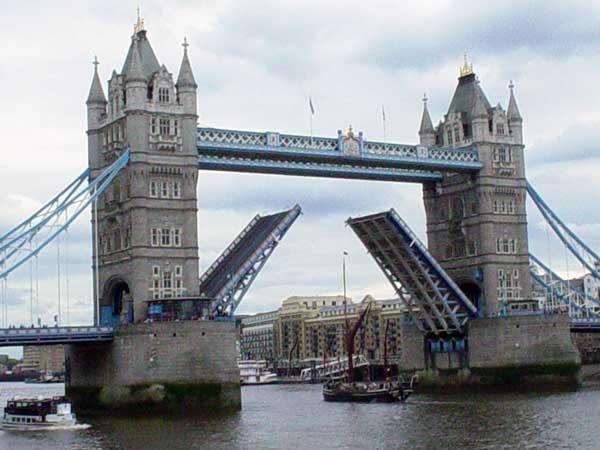 Tower Bridge in action