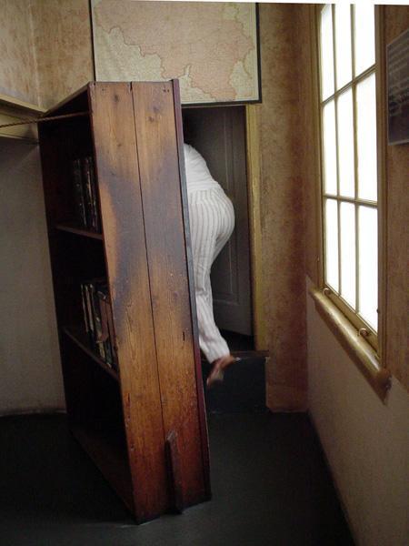 Anne Frank bookcase