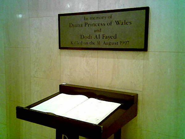 Diana & Dodi Memorial Book, Harrods, London