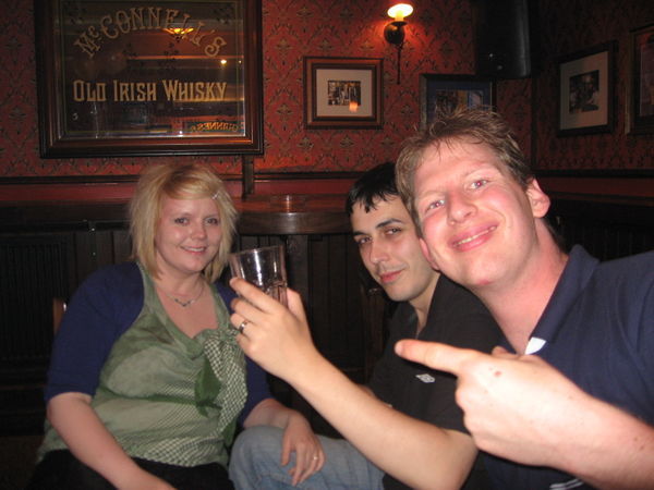 Elke, Dave & Vaughan, O'Neill's Pub
