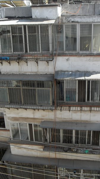 The famous Chinese jail like windows :/