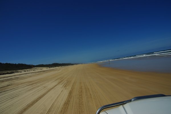 Driving on the beach | Photo
