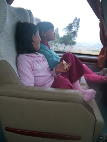 Bus to Lijiang