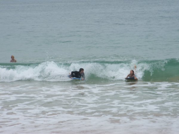 Jason & Annelies on a wave