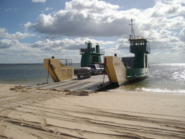 Manta Ray barge from Inskip Point