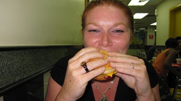 mmmmmmmmmmm Maccys Cheeseburger
