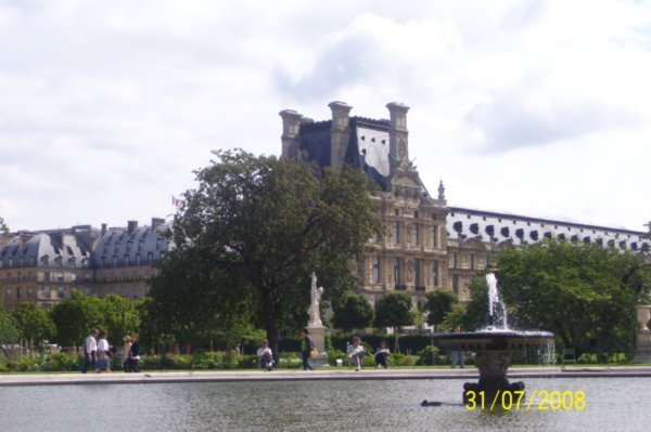 The pond in the Tuileries