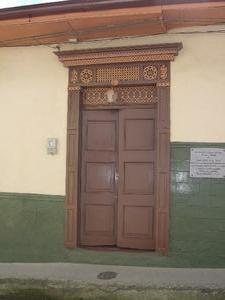 Door, Pacoras