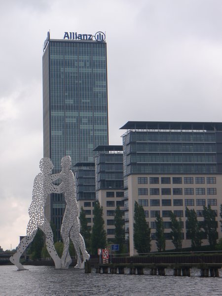 Skulpture on the Rheine