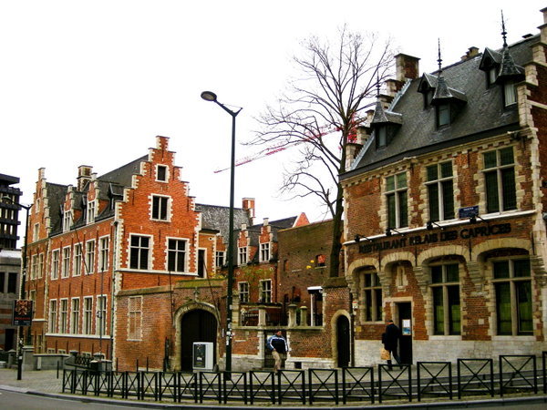 Scenery of the Rue Ravensteinstraat