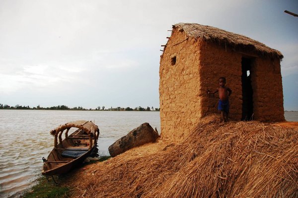 Village touareg entre les fleuves Niger et Bani