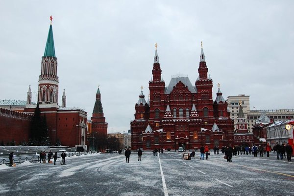 Au nord, un des clochers du Kremlin et le musée