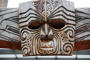 Masque maori