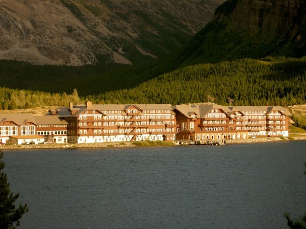 Many Glacier Lodge 1