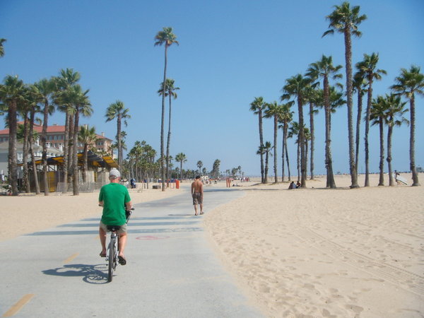 Gra cycling on Santa Monica Blvd
