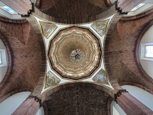 Dome, Las Monjas, looking straight up
