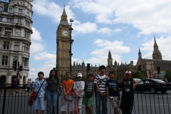 Group photo at Big Ben