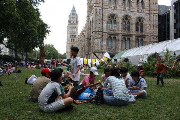Picnic near the Natural History Museum