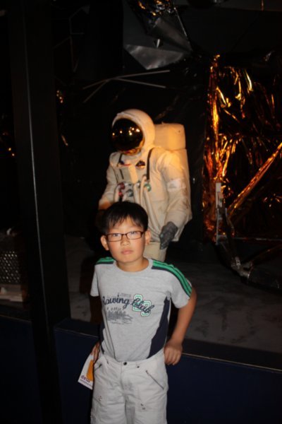 Ki Yeon and a spaceman