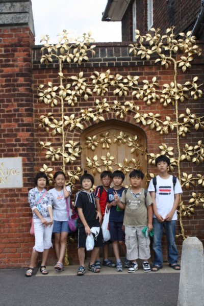 Group photo at Hampton Court Palace