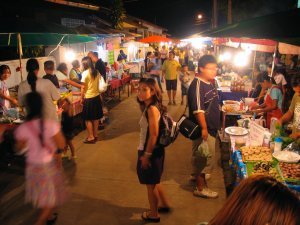 night bazaar at mae hong son