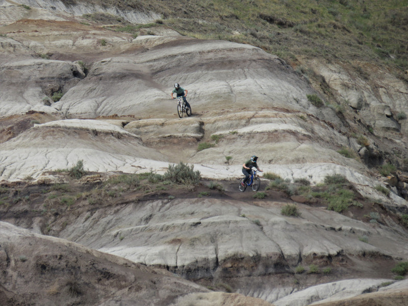 Two nutters descending a Hoodoo from the top at breakneck speed!