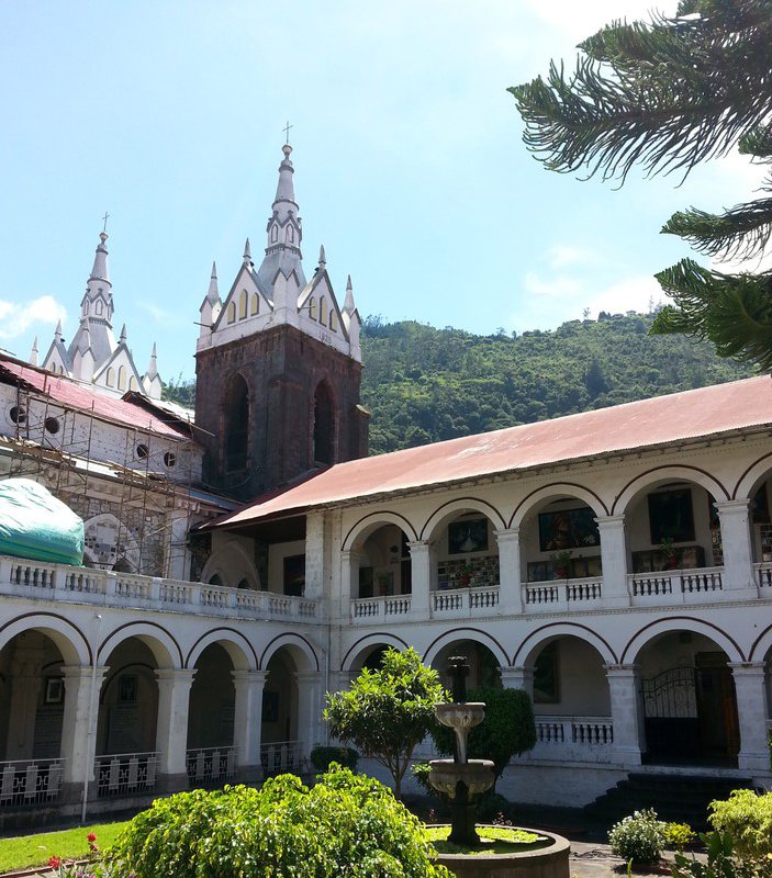Cathedral cloisters