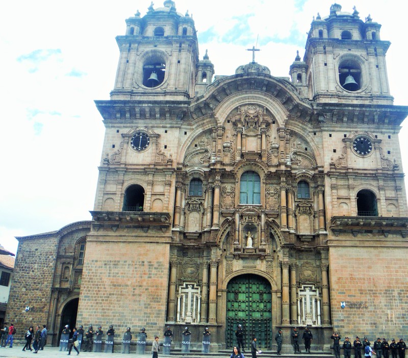 University building, La Compania de Jesus