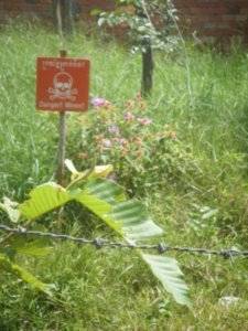 Landmine signs