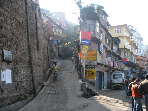Steep streets of Darjeeling