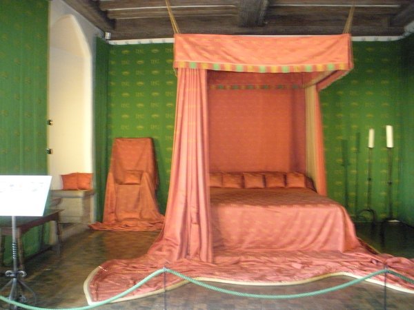 Queens Bedroom