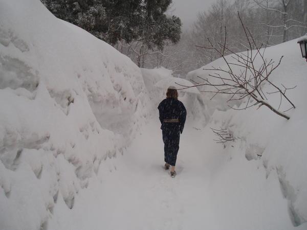 The walk to the onsen