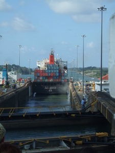 This ship didn´t quite get it right and rubbed of the side of the lock wall