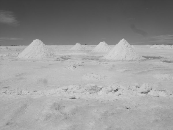 Workers get B1 (about ten cents) for every kilo of unprocessed salt
