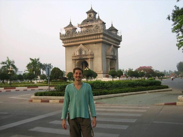 Vientiane--Patousay, City Victory Gate