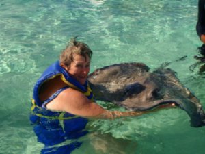 Hanging with a sting ray