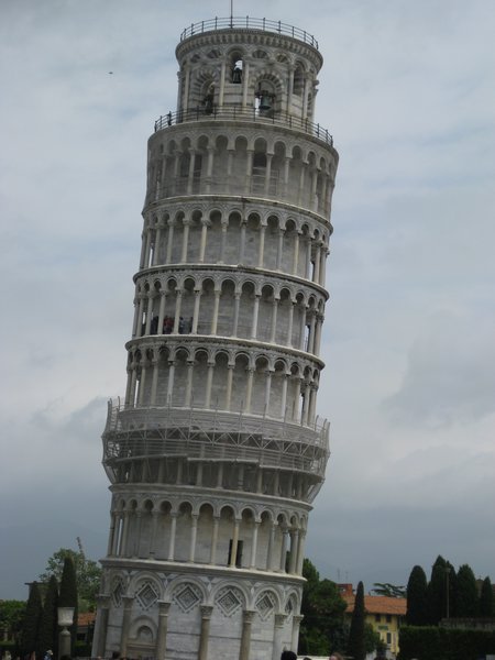 why yes, the tower does lean!
