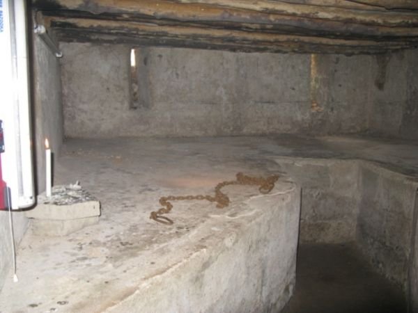 Slave Holding Cell