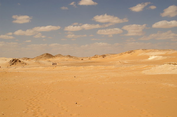 On the way to the White Desert