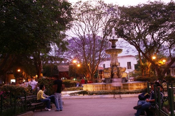 Parque Central at dusk