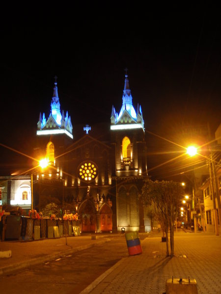 Baños Cathedral at night