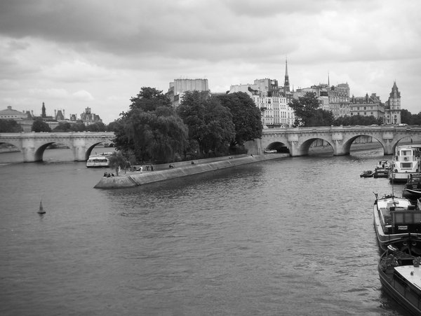 Split in the Seine