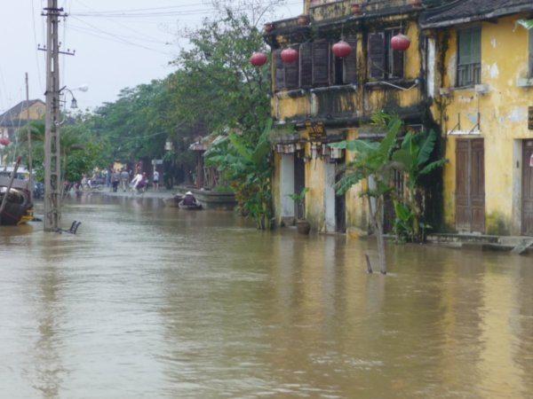 Hoi An - flooded river front2