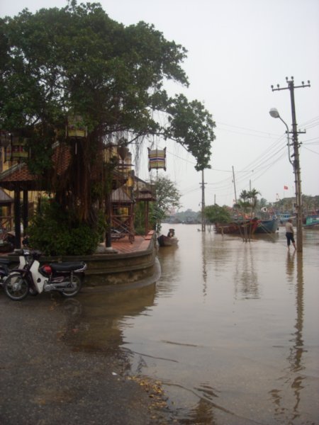 Hoi An - flooded river front3