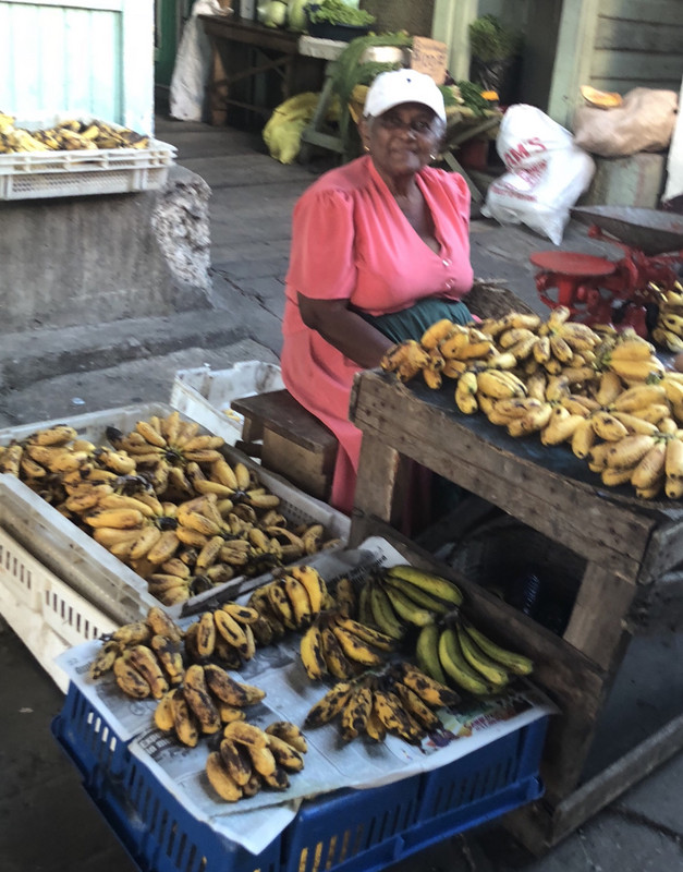 Delicious bananas for sale