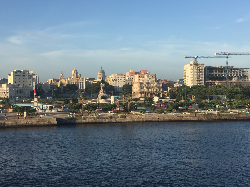 Sailing into Havana