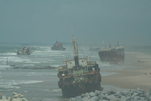 Shipwrecks after a storm